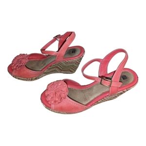 Stone Mountain coral leather 4" espadrilles,size 9.5